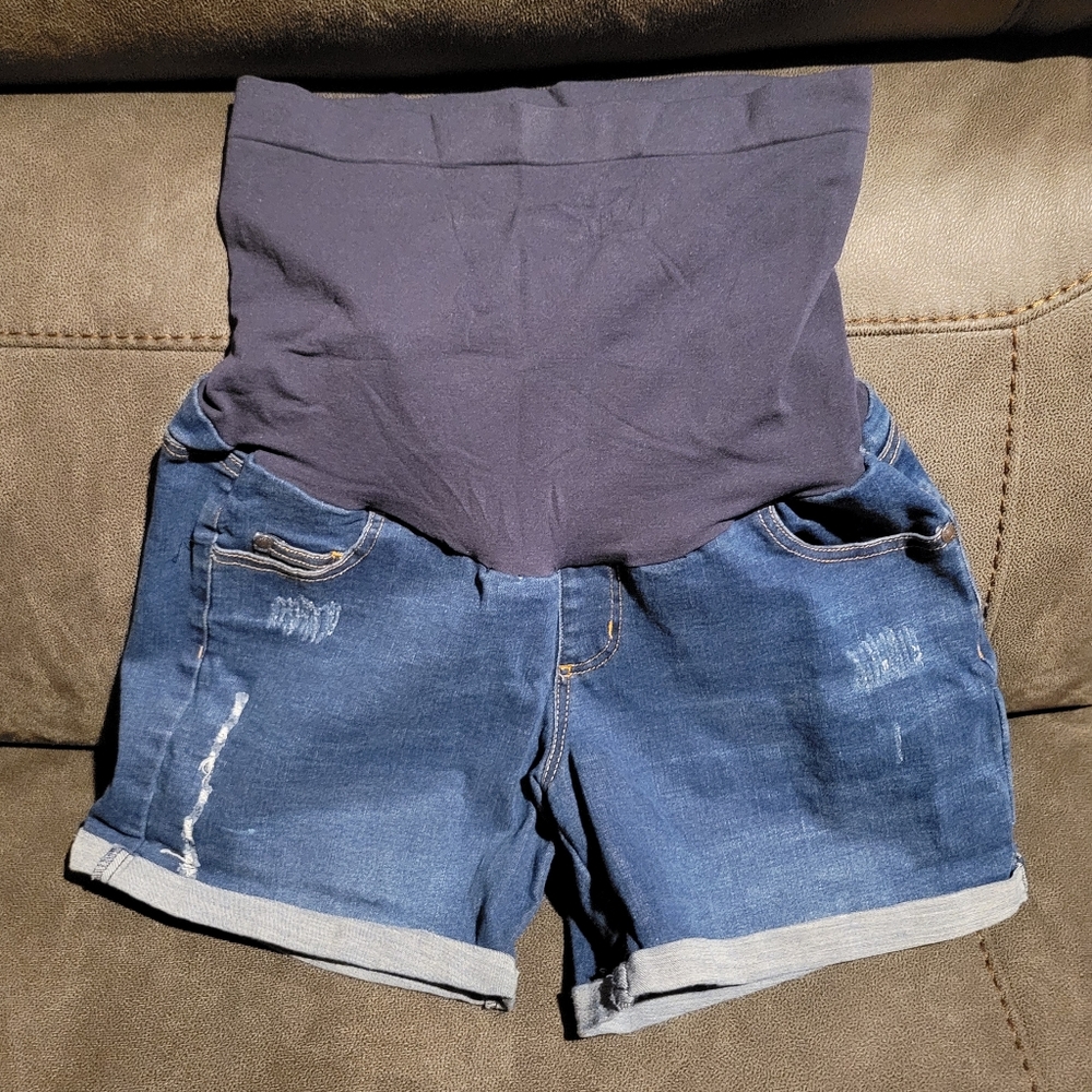Maternity shorts